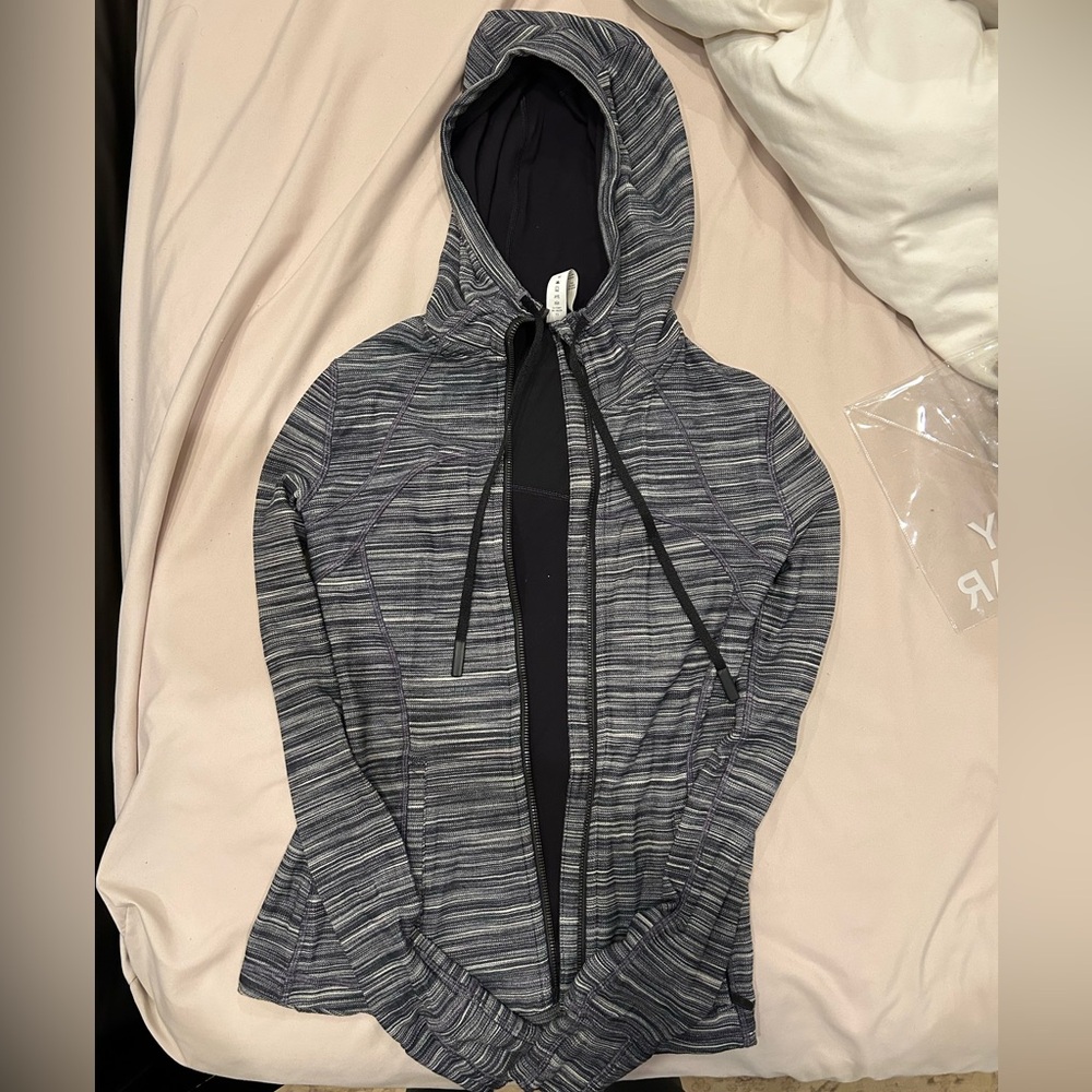 lululemon zip up hooded jacket size 4